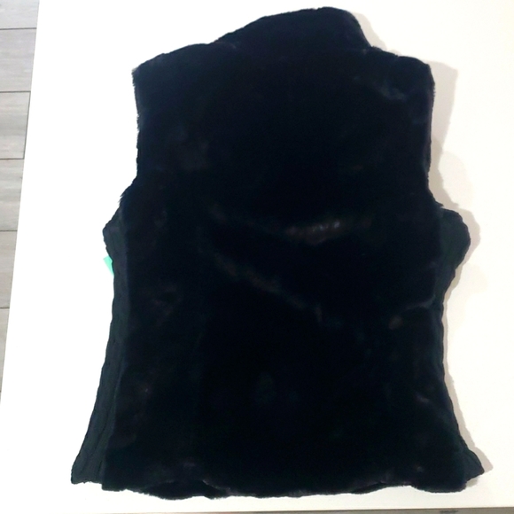 Cavalini Petite Collection Womens Petite Back Faux Fur vest. - Picture 4 of 8